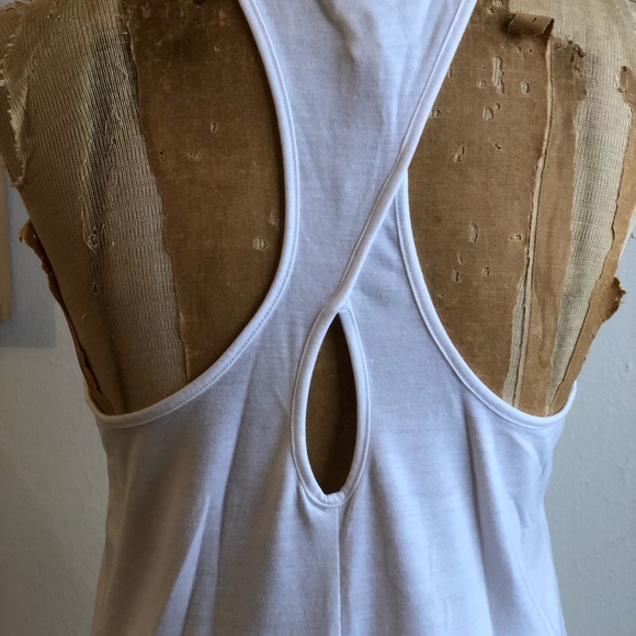 New Gold’s Gym North Carolina Tee Tank Heat Gear Large Under Armour - Picture 3 of 5